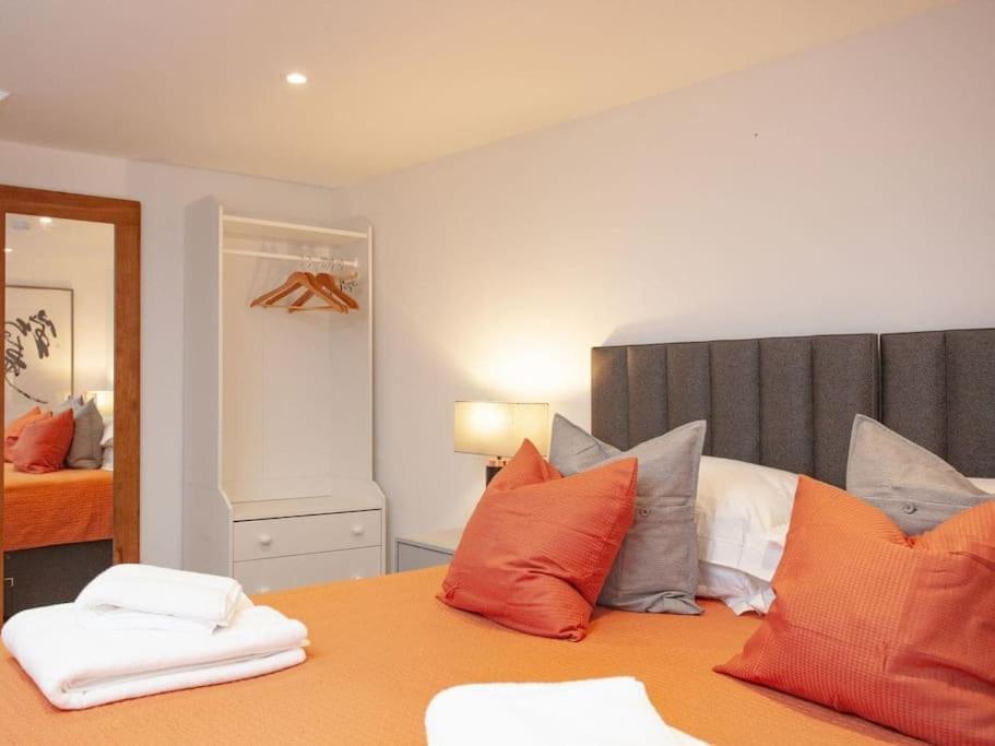 1 Perfectly Located Stylish, Comfortable Apartment Сидмаут Экстерьер фото